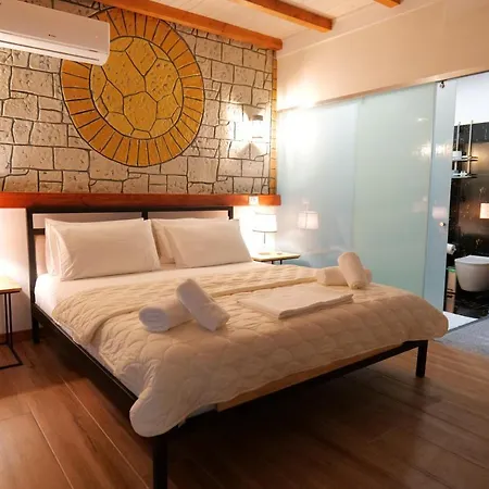 Otel Oceanic Overview