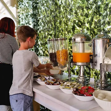 Oceanic Overview Otel 4*