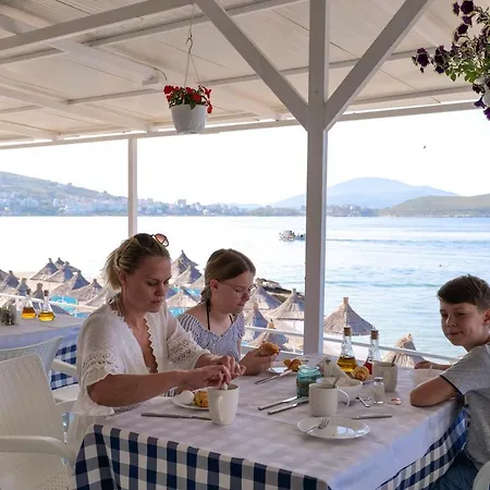 Oceanic Overview Hotel