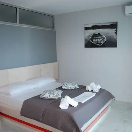 Oceanic Overview Otel