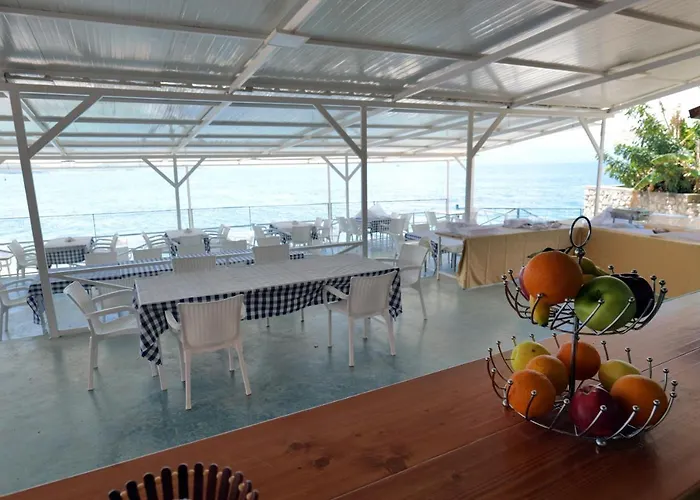 Hotel Oceanic Overview