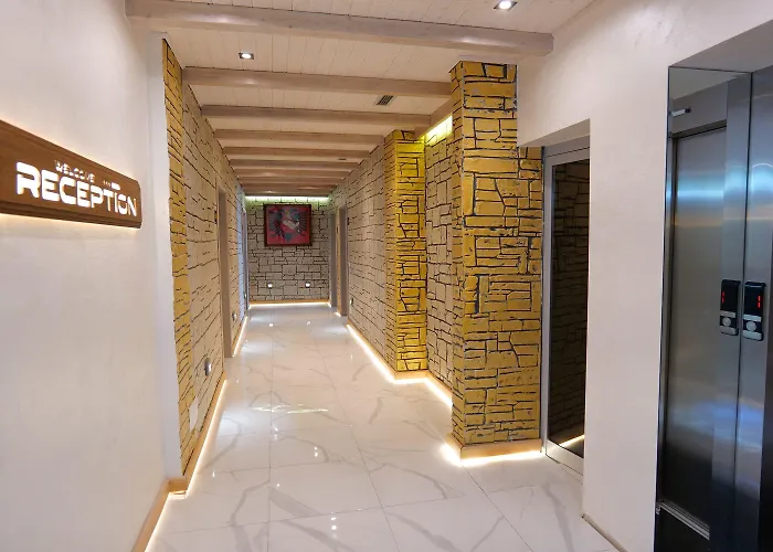 Hotel Oceanic Overview Sarandë