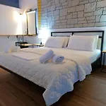 Hotel Oceanic Overview