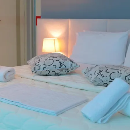Hotel Oceanic Overview