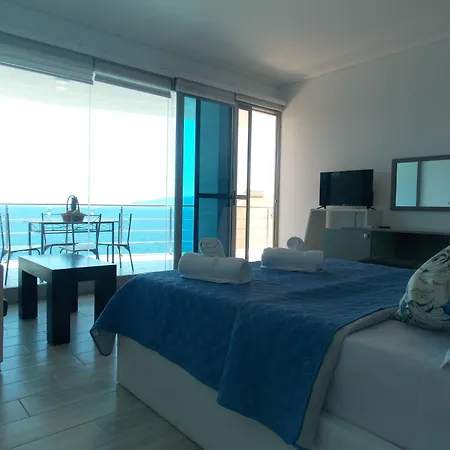 Hotel Oceanic Overview