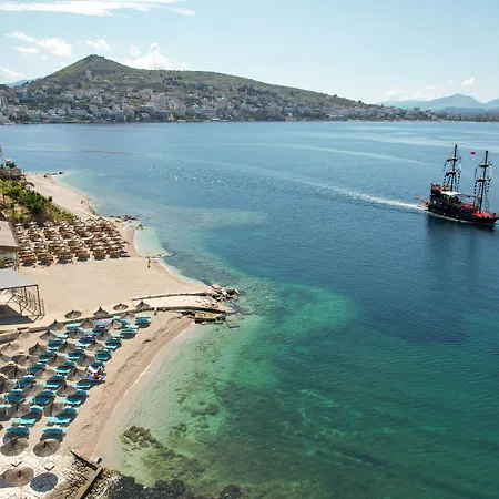 Hotel Oceanic Overview